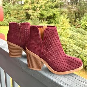 Soda Tarpon Wine Block Heel Open V Cut Booties